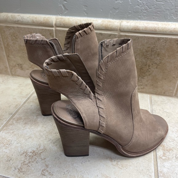 Vince Camuto size 8.5 - Picture 4 of 7